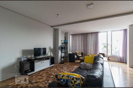 Sala de casa à venda com 7 quartos, 240m² em Vila Jardim, Porto Alegre