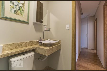 Casa à venda com 240m², 7 quartos e 8 vagasBanheiro Social