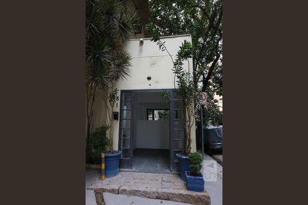 Casa para alugar com 170m², 4 quartos e 4 vagasFachada