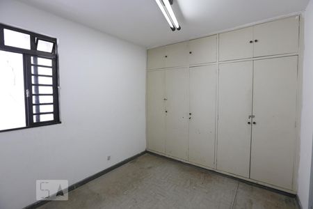 Casa para alugar com 170m², 4 quartos e 4 vagasQuarto 4