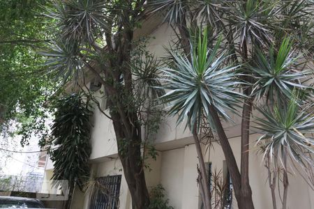 Casa para alugar com 170m², 4 quartos e 4 vagasFachada