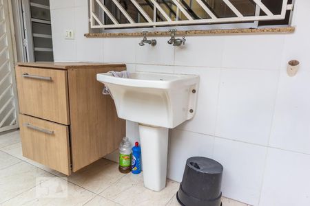 Casa à venda com 146m², 3 quartos e 2 vagasÁrea de serviço