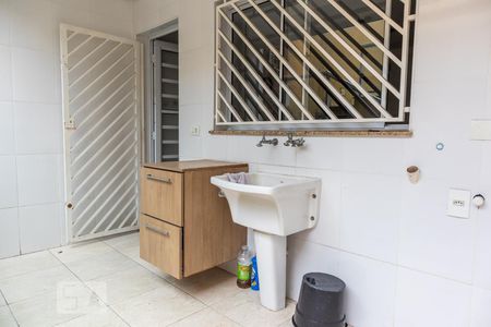 Casa à venda com 146m², 3 quartos e 2 vagasÁrea de serviço