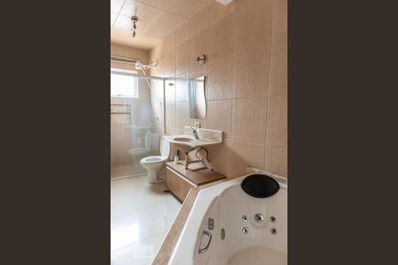 Casa à venda com 146m², 3 quartos e 2 vagasBanheiro da suíte