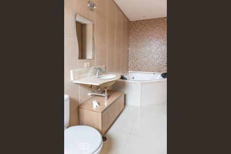 Casa à venda com 146m², 3 quartos e 2 vagasBanheiro da suíte