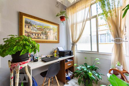 Sala de apartamento à venda com 2 quartos, 81m² em Centro, Niterói