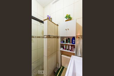 Banheiro de apartamento à venda com 2 quartos, 81m² em Centro, Niterói