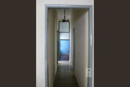 Casa à venda com 260m², 3 quartos e 2 vagasCorredor