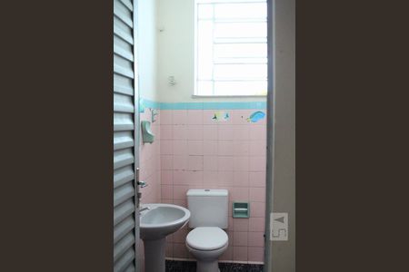 Casa à venda com 260m², 3 quartos e 2 vagasBanheiro principal