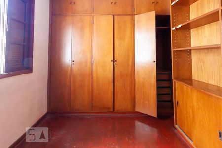 Casa à venda com 210m², 3 quartos e 2 vagasEscritório