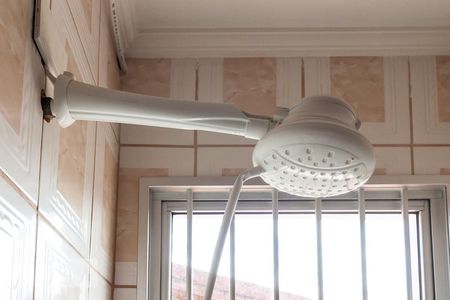 Casa à venda com 210m², 3 quartos e 2 vagasChuveiro