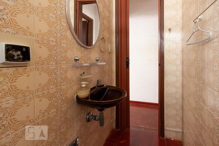 Casa à venda com 210m², 3 quartos e 2 vagasBanheiro