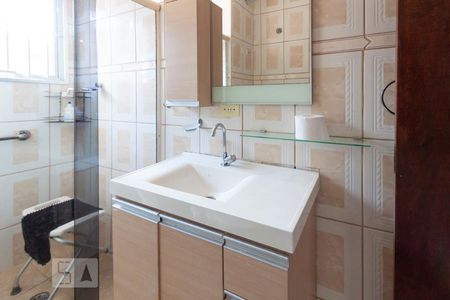 Casa à venda com 210m², 3 quartos e 2 vagasBanheiro