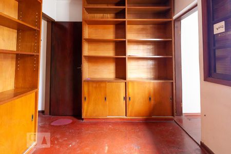 Casa à venda com 210m², 3 quartos e 2 vagasEscritório