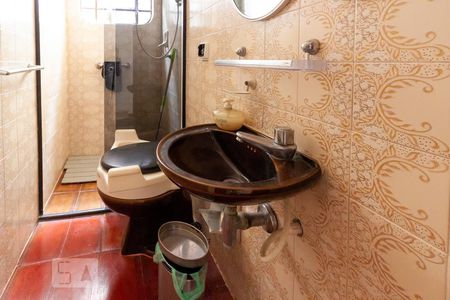 Casa à venda com 210m², 3 quartos e 2 vagasBanheiro