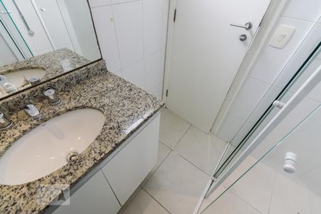 Apartamento para alugar com 65m², 2 quartos e 2 vagas Apartamento para alugar com 65m², 2 quartos e 2 vagasBanheiro da Suíte 1