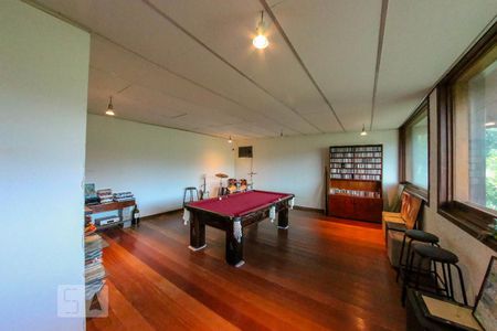 Sala de casa de condomínio para alugar com 4 quartos, 520m² em Vila D’el Rey, Nova Lima