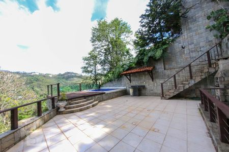 Casa de condomínio à venda com 520m², 4 quartos e 4 vagas Casa de condomínio à venda com 520m², 4 quartos e 4 vagasÁrea Gourmet