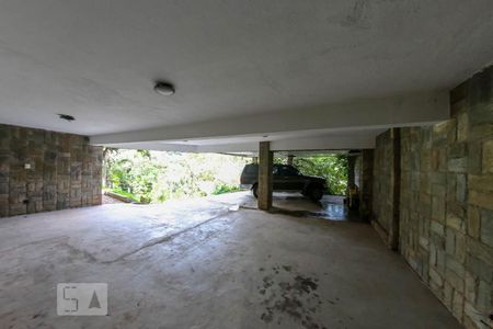 Casa de condomínio à venda com 520m², 4 quartos e 4 vagas Casa de condomínio à venda com 520m², 4 quartos e 4 vagasGaragem