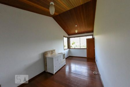 Casa de condomínio à venda com 520m², 4 quartos e 4 vagas Casa de condomínio à venda com 520m², 4 quartos e 4 vagasQuarto 2