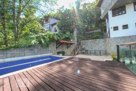 Casa de condomínio à venda com 520m², 4 quartos e 4 vagas Casa de condomínio à venda com 520m², 4 quartos e 4 vagasÁrea Gourmet