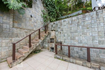 Casa de condomínio à venda com 520m², 4 quartos e 4 vagas Casa de condomínio à venda com 520m², 4 quartos e 4 vagasÁrea Gourmet