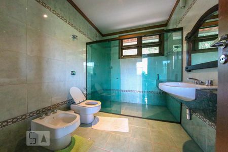 Casa de condomínio à venda com 520m², 4 quartos e 4 vagas Casa de condomínio à venda com 520m², 4 quartos e 4 vagasBanheiro Social