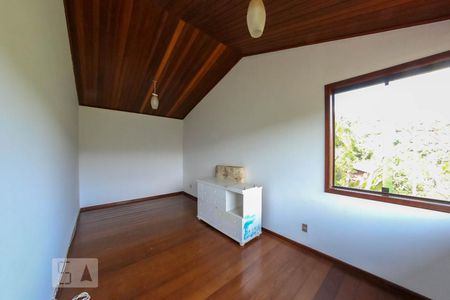 Casa de condomínio à venda com 520m², 4 quartos e 4 vagas Casa de condomínio à venda com 520m², 4 quartos e 4 vagasQuarto 2