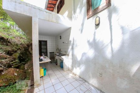 Casa de condomínio à venda com 520m², 4 quartos e 4 vagas Casa de condomínio à venda com 520m², 4 quartos e 4 vagasÁrea de Serviço