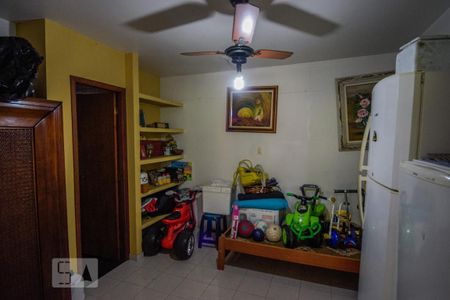Casa à venda com 310m², 4 quartos e 10 vagasEdícula