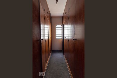 Casa à venda com 250m², 4 quartos e 3 vagasCloset Quarto 4 - Suíte