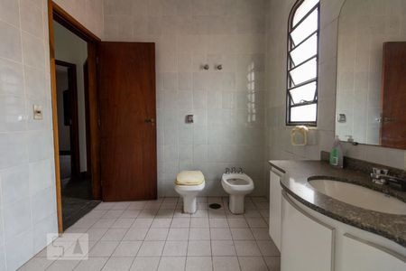 Casa à venda com 250m², 4 quartos e 3 vagasBanheiro Social