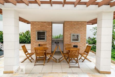 Apartamento à venda com 90m², 2 quartos e 2 vagasChurrasqueira