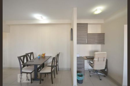 Sala de apartamento à venda com 2 quartos, 90m² em Vila Firmiano Pinto, São Paulo