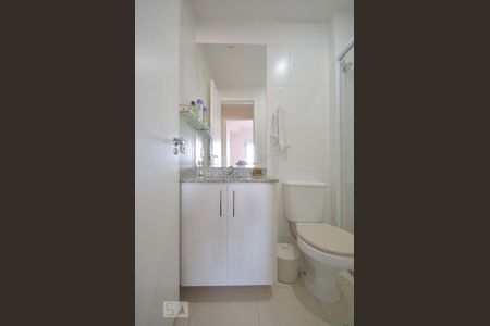 Apartamento à venda com 90m², 2 quartos e 2 vagasBanheiro Social