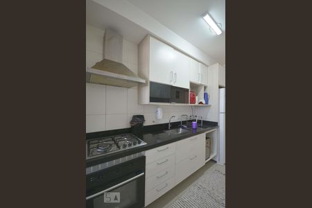 Apartamento à venda com 90m², 2 quartos e 2 vagasCozinha