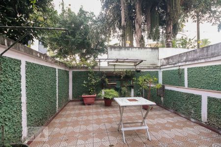 Casa à venda com 300m², 3 quartos e 4 vagasQuintal e Churrasqueira 