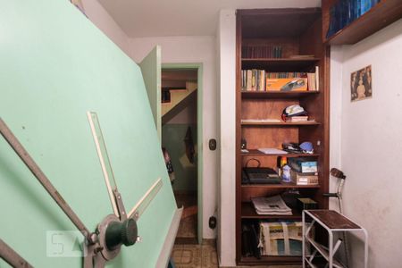 Casa à venda com 300m², 3 quartos e 4 vagasQuarto de serviço 