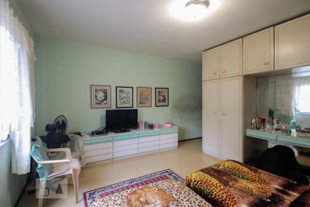 Casa à venda com 300m², 3 quartos e 4 vagasSuíte 