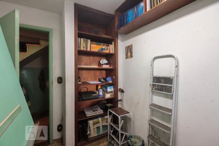 Casa à venda com 300m², 3 quartos e 4 vagasQuarto de serviço 