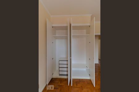 Apartamento para alugar com 92m², 3 quartos e 1 vagaQuarto 01 - Armário