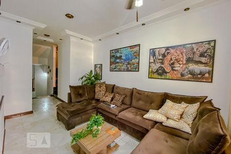 Casa à venda com 300m², 3 quartos e 6 vagasSala