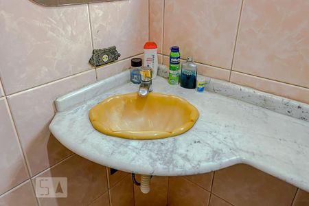 Casa para alugar com 300m², 3 quartos e 6 vagasDetalhe Banheiro da Suite