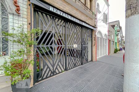 Casa para alugar com 300m², 3 quartos e 6 vagasFachada