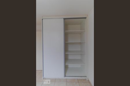 Apartamento à venda com 85m², 2 quartos e 1 vagaQuarto 02 - Armário