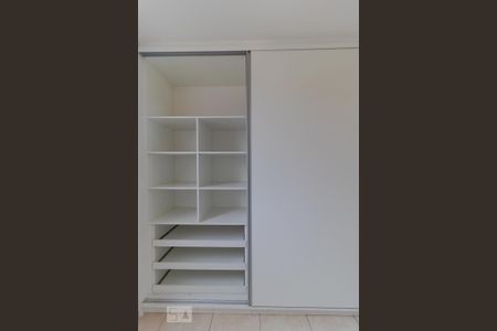 Apartamento à venda com 85m², 2 quartos e 1 vagaQuarto 01 -Armário