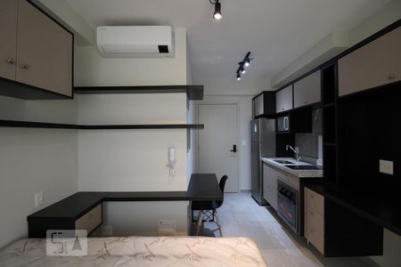 Sala/Quarto de kitnet/studio à venda com 1 quarto, 23m² em Jardim das Acácias, São Paulo