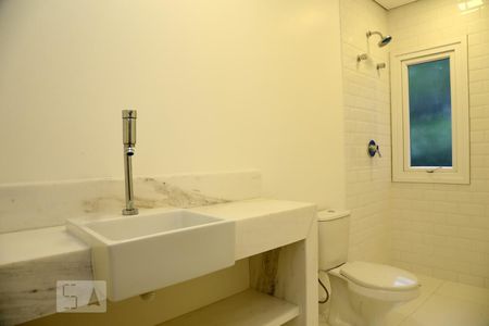 Casa de condomínio à venda com 670m², 4 quartos e 4 vagasBanheiro da Suíte 2