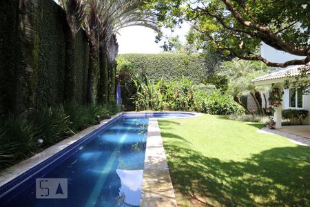 Casa de condomínio à venda com 670m², 4 quartos e 4 vagasPiscina