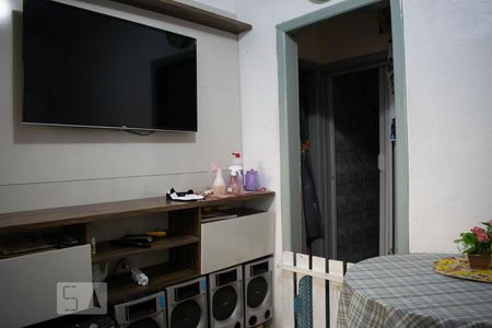 Sala de Estar de apartamento à venda com 3 quartos, 60m² em Vila Nova, Porto Alegre